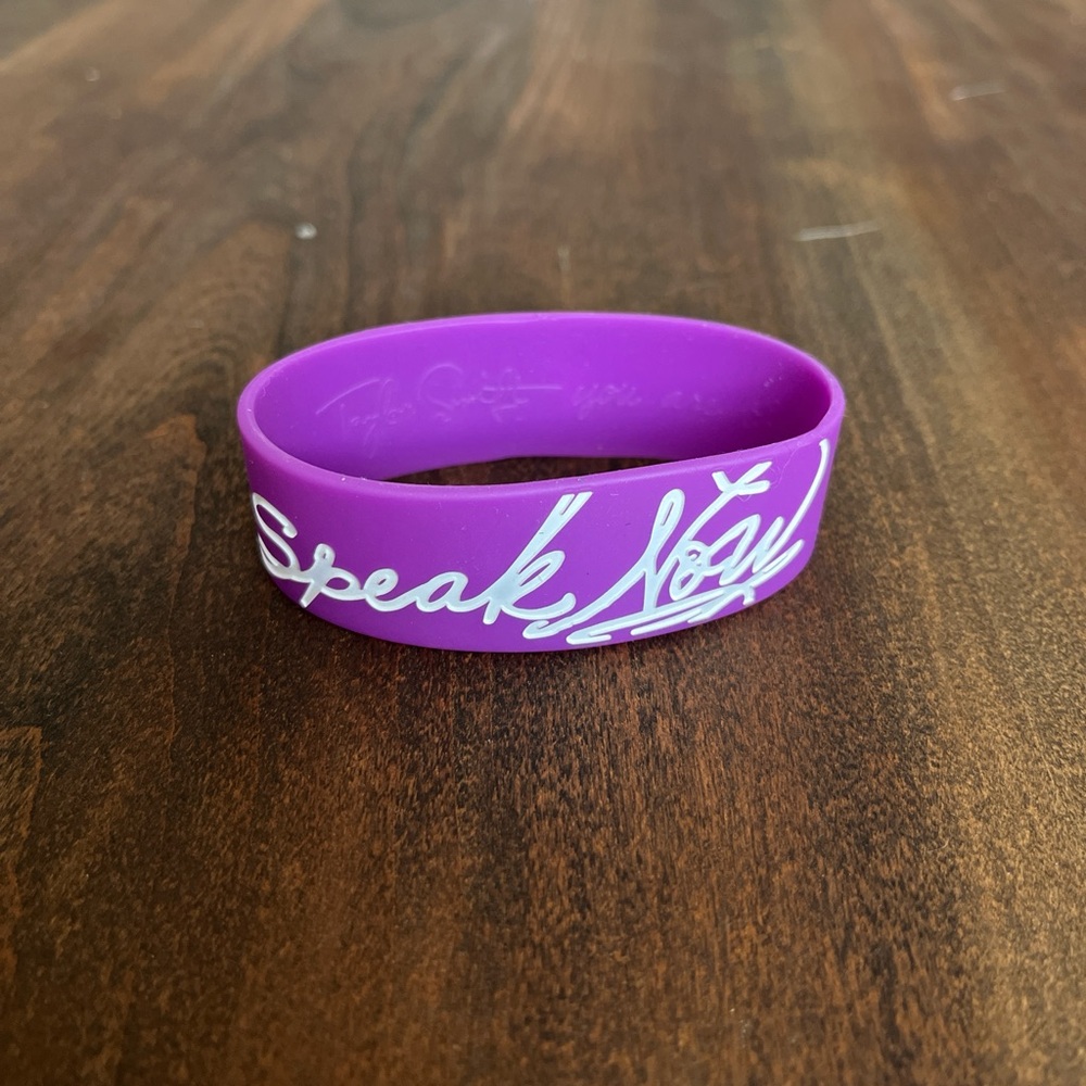 Taylor Swift Speak Now Purple Rubber Bracelet